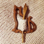 Broche en bois en forme d'animal