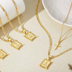 Collier initiale plaqué or 14k + Collier croix offert