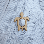 Broche en bois en forme d'animal