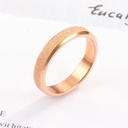 Bague élégante pour femme à la surface rayonnante
