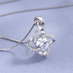 Collier pour femme avec pendentif cristal étincelant