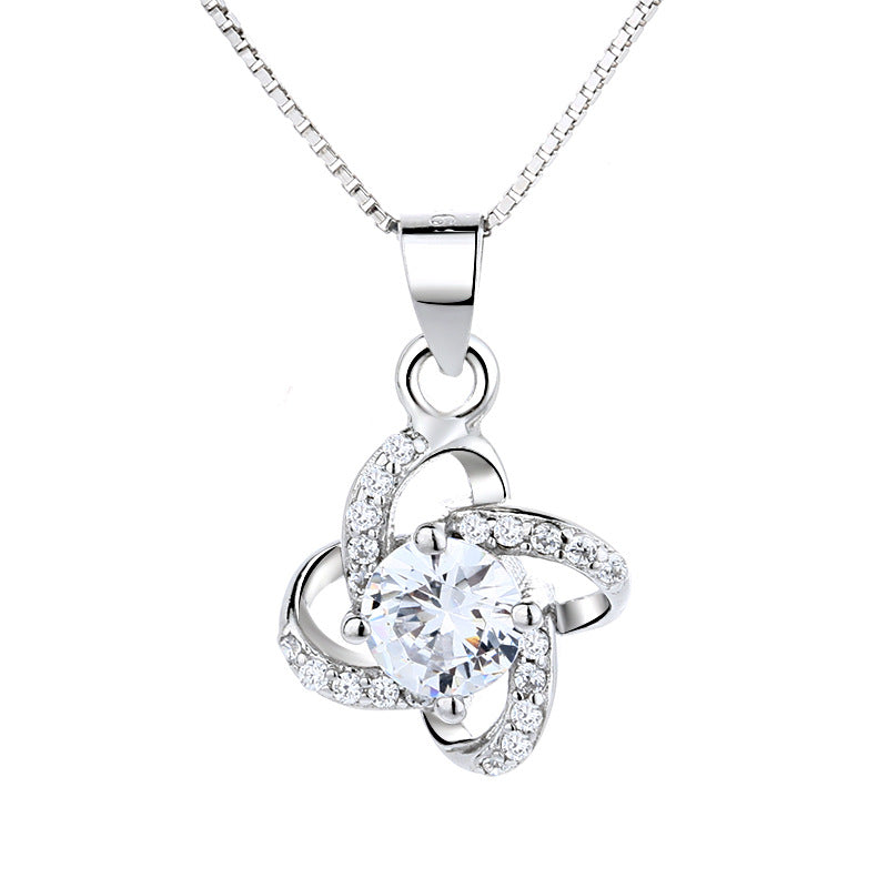 Collier pour femme avec pendentif cristal étincelant