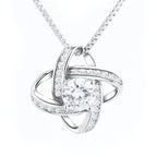 Collier pour femme avec pendentif nœud élégant et zircon étincelant