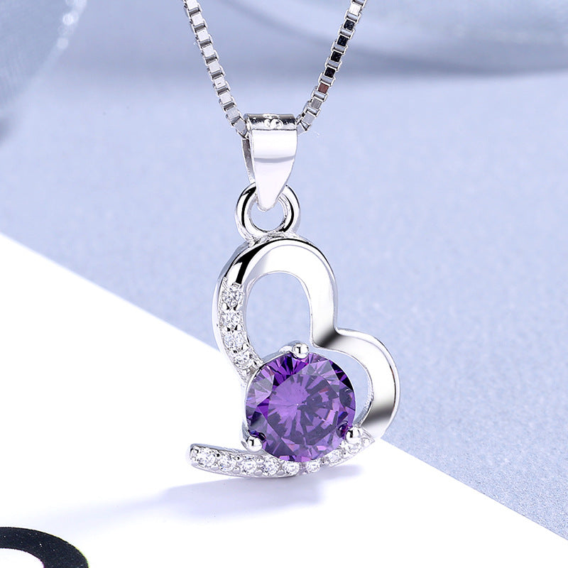 Collier pour femme avec pendentif cœur et pierre précieuse