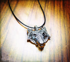 Collier tête de loup nordique