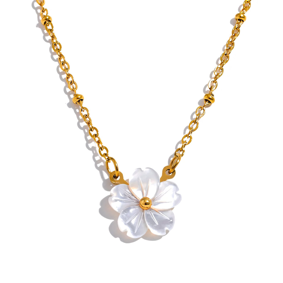 Collier délicat fleur blanche plaqué or 18k