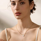Collier délicat fleur blanche plaqué or 18k