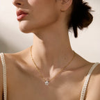 Collier délicat fleur blanche plaqué or 18k