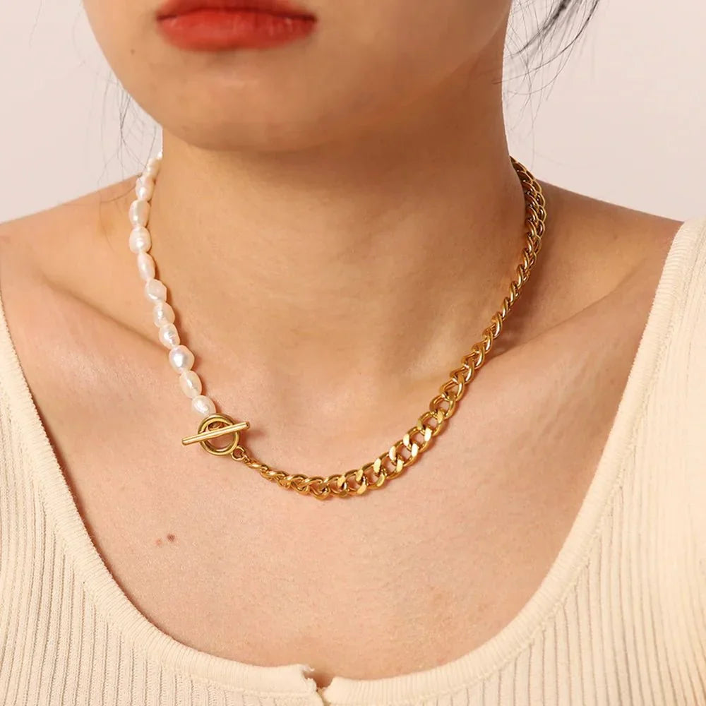 Collier ras-du-cou perles et chaîne cubaine en or 18k