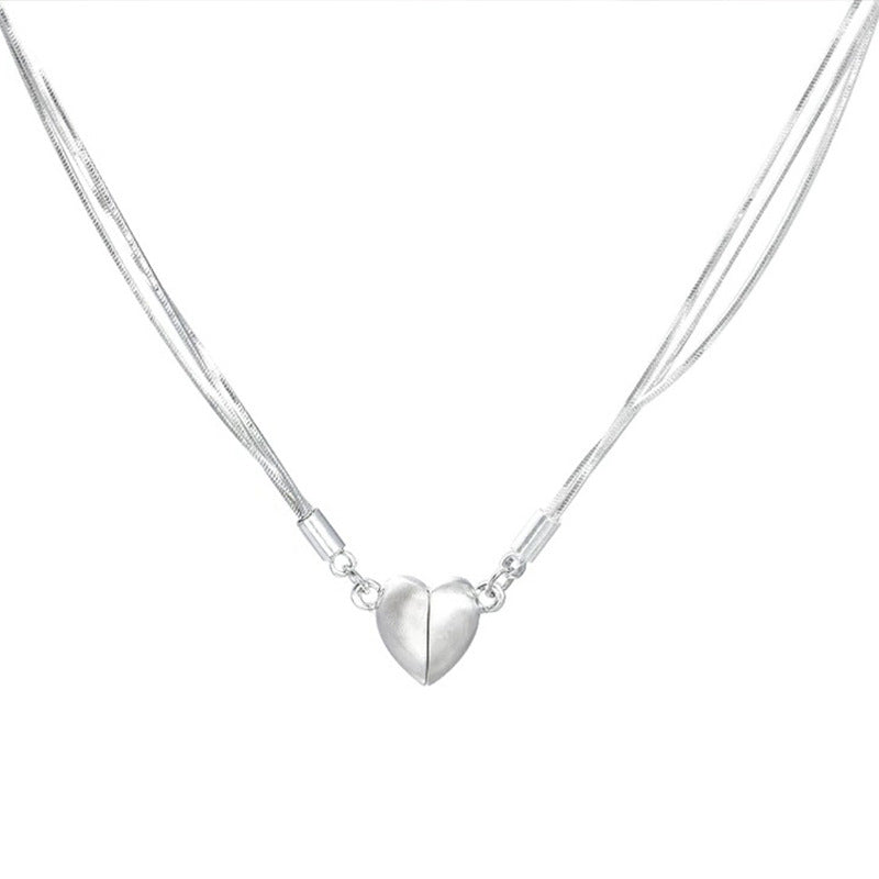 Collier avec pendentif cœur magnétique
