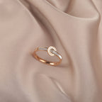 Bague moderne pour femme au design entrelacé élégant