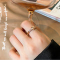 Bague moderne pour femme au design entrelacé élégant
