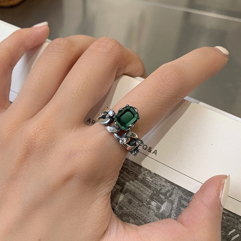 Bague pour femme avec design de chaîne et pierre fine