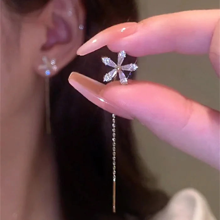Boucles d'oreilles fleur en diamant brillant