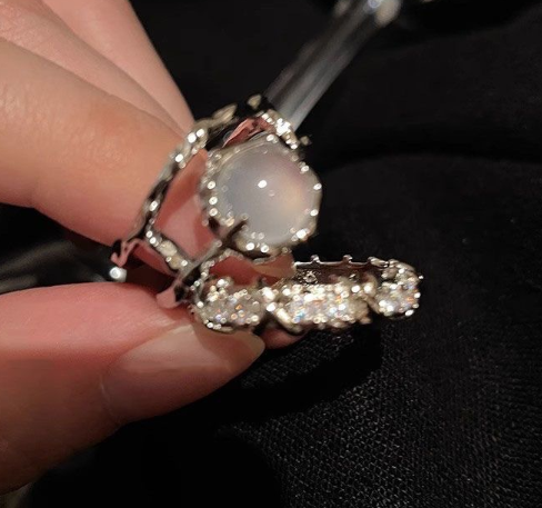 Bague ouverte en zircon