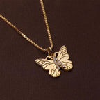 Collier lettre A et papillon