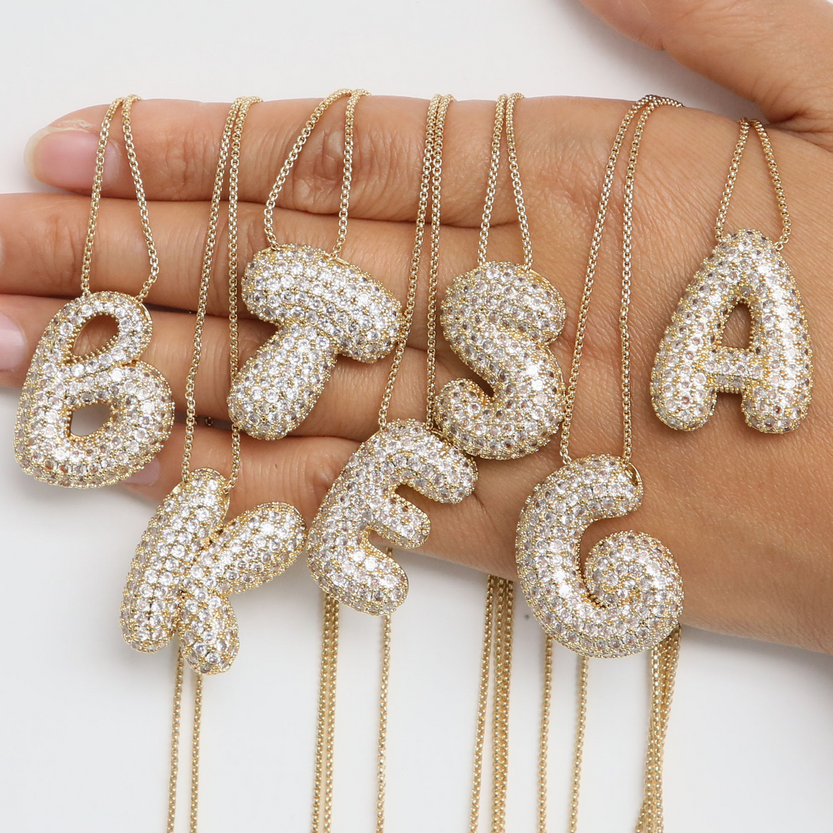 Collier initiale chunky bubble à strass