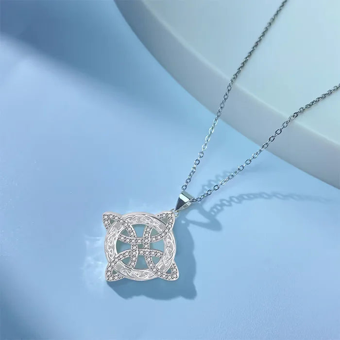 Collier nœud de sorcière