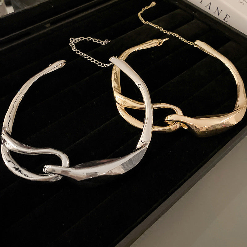 Collier à breloque fluide