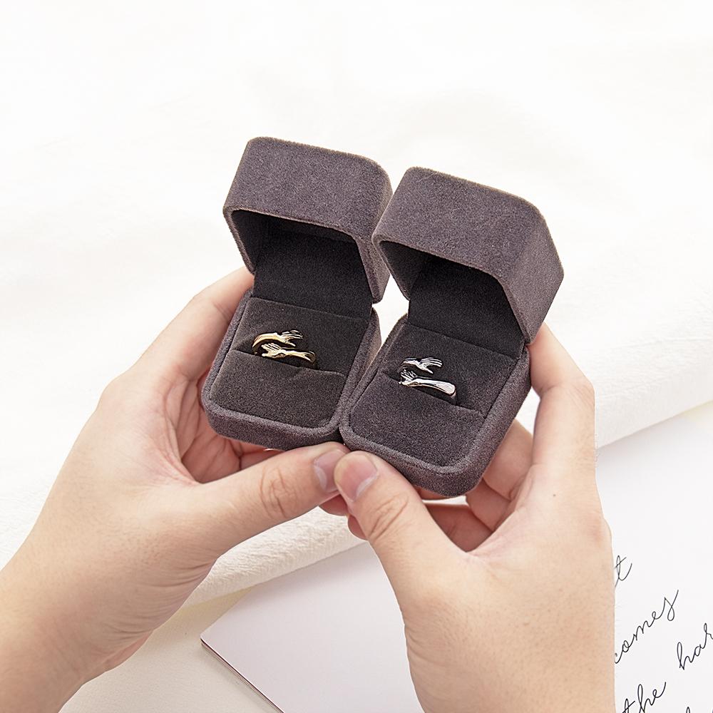 Bague étreinte