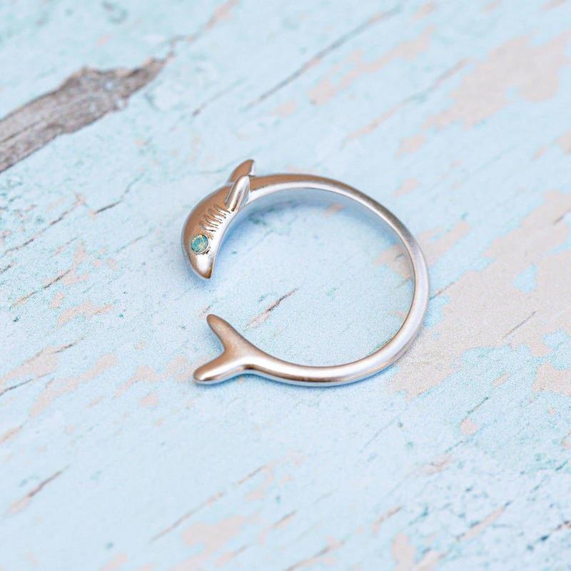 Bague requin ajustable