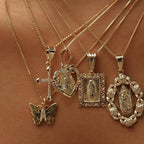 Collier lettre A et papillon