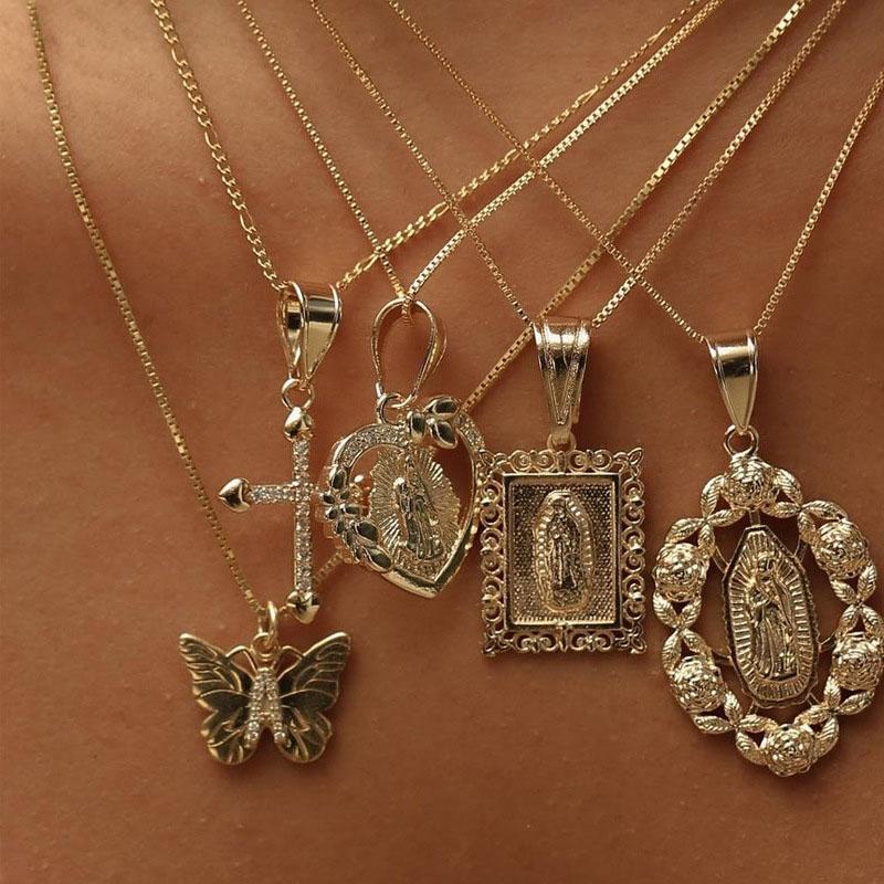 Collier lettre A et papillon