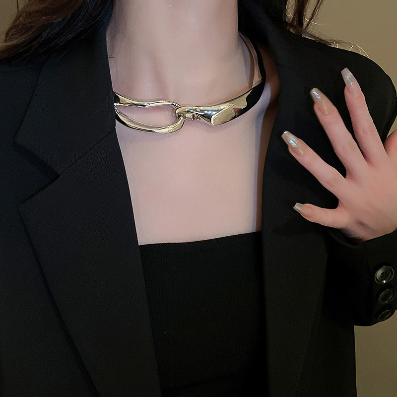 Collier à breloque fluide
