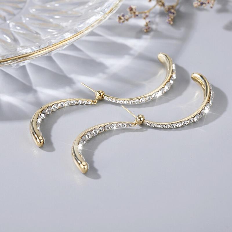 Boucles d'oreilles croisées tendance