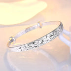 Bracelet argenté en forme d'étoile