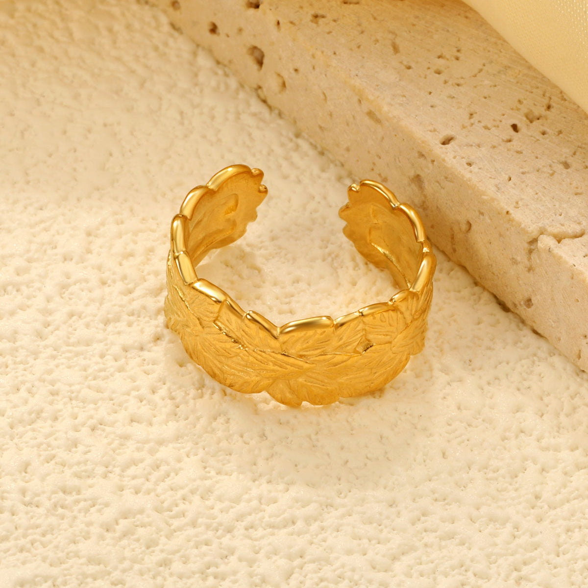 Bague ouverte pour femmes au design incurvé moderne et ajustable
