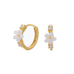 Boucles d'oreilles pendantes pour femme avec design floral et accents en zircon