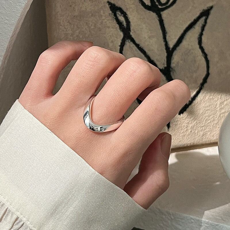 Bracelet moderne et minimaliste pour femme