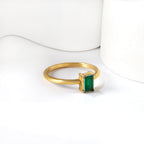 Bague élégante pour femme en acier inoxydable avec zircone