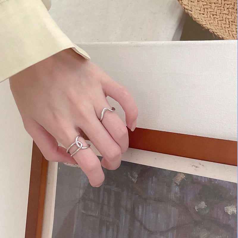 Bague ouverte pour femme au design incurvé élégant