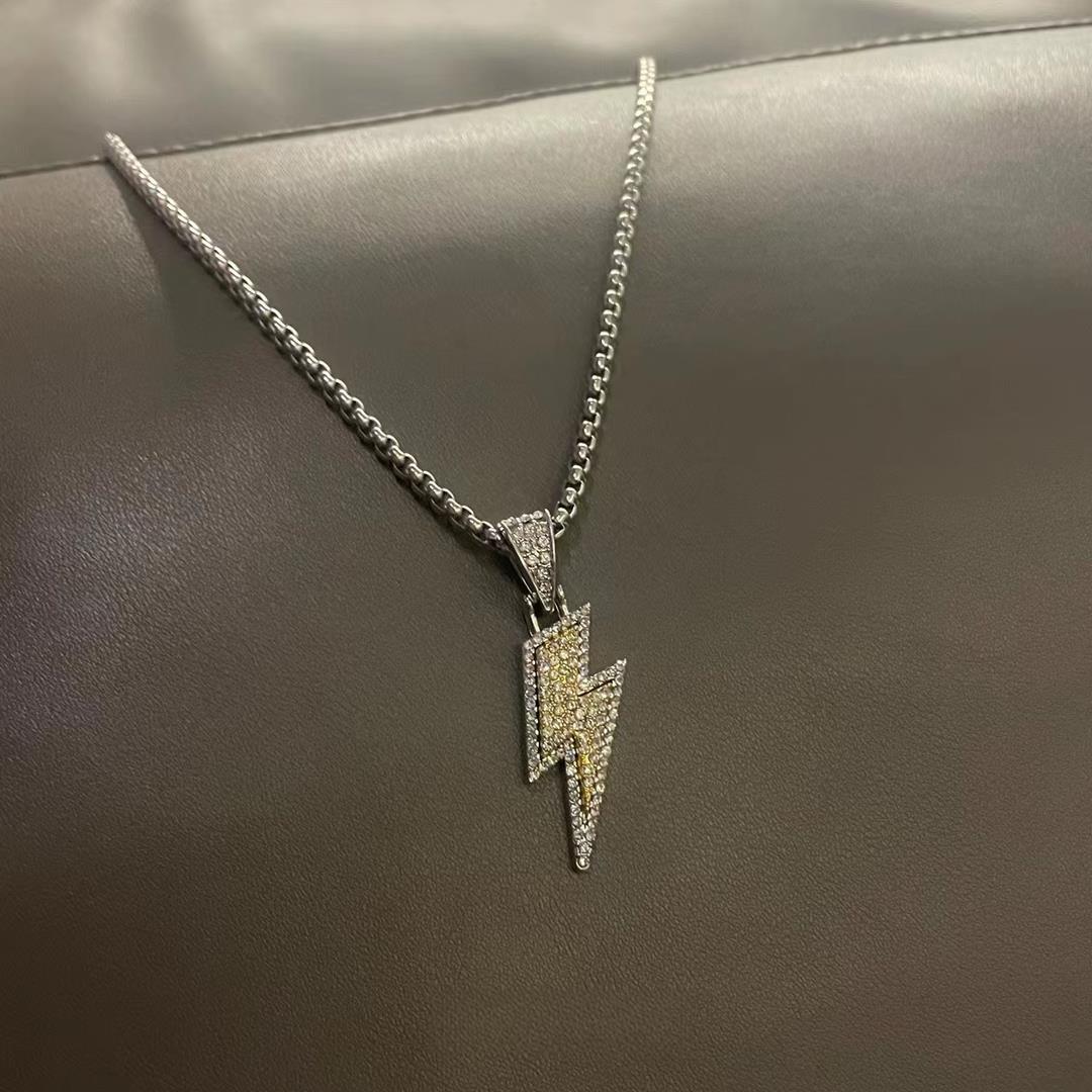 Collier pendentif éclair