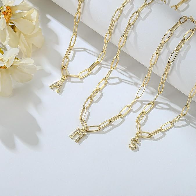 Collier doré avec pendentif personnalisé