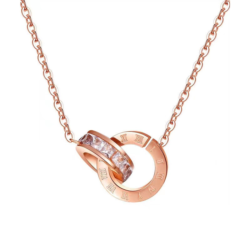 Collier à pendentif anneaux entrelacés élégant pour femme