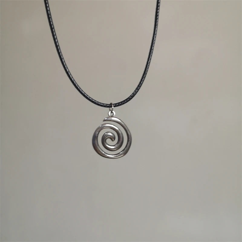 Collier pendentif spirale