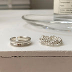 Bague en argent pour femme avec texture artistique