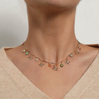 Collier pour femme avec pendentifs fleurs et oiseaux colorés