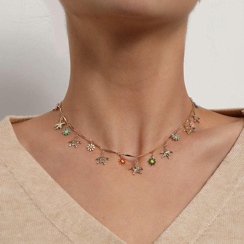 Collier pour femme avec pendentifs fleurs et oiseaux colorés