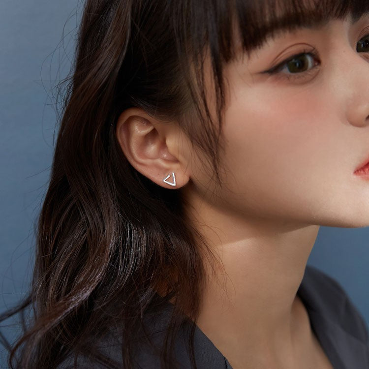 Clous d'oreilles géométriques pour femme