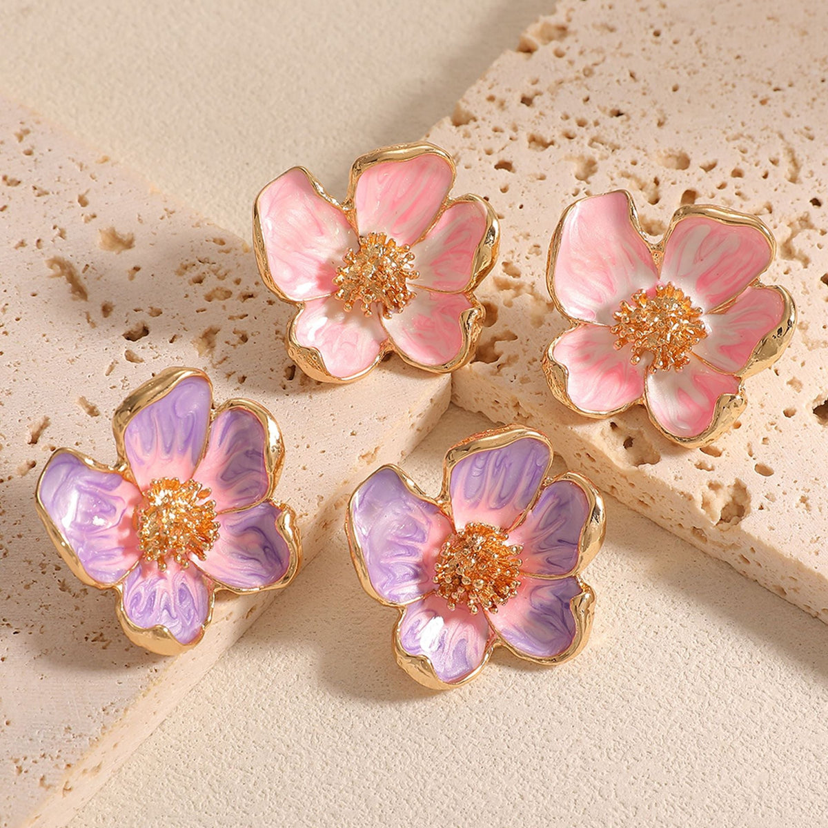 Clous d'oreilles pour femme motif floral