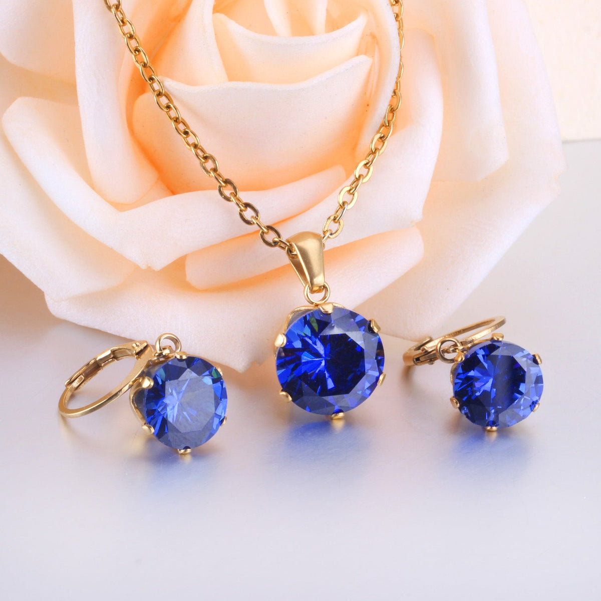 Parure de bijoux pour femme avec pendentif zircone et boucles d'oreilles