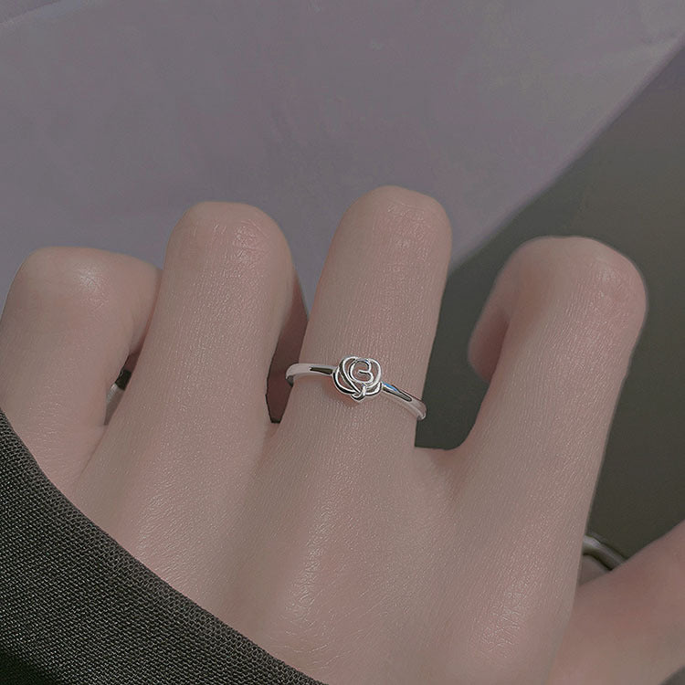 Bague fine pour femme avec motif rose