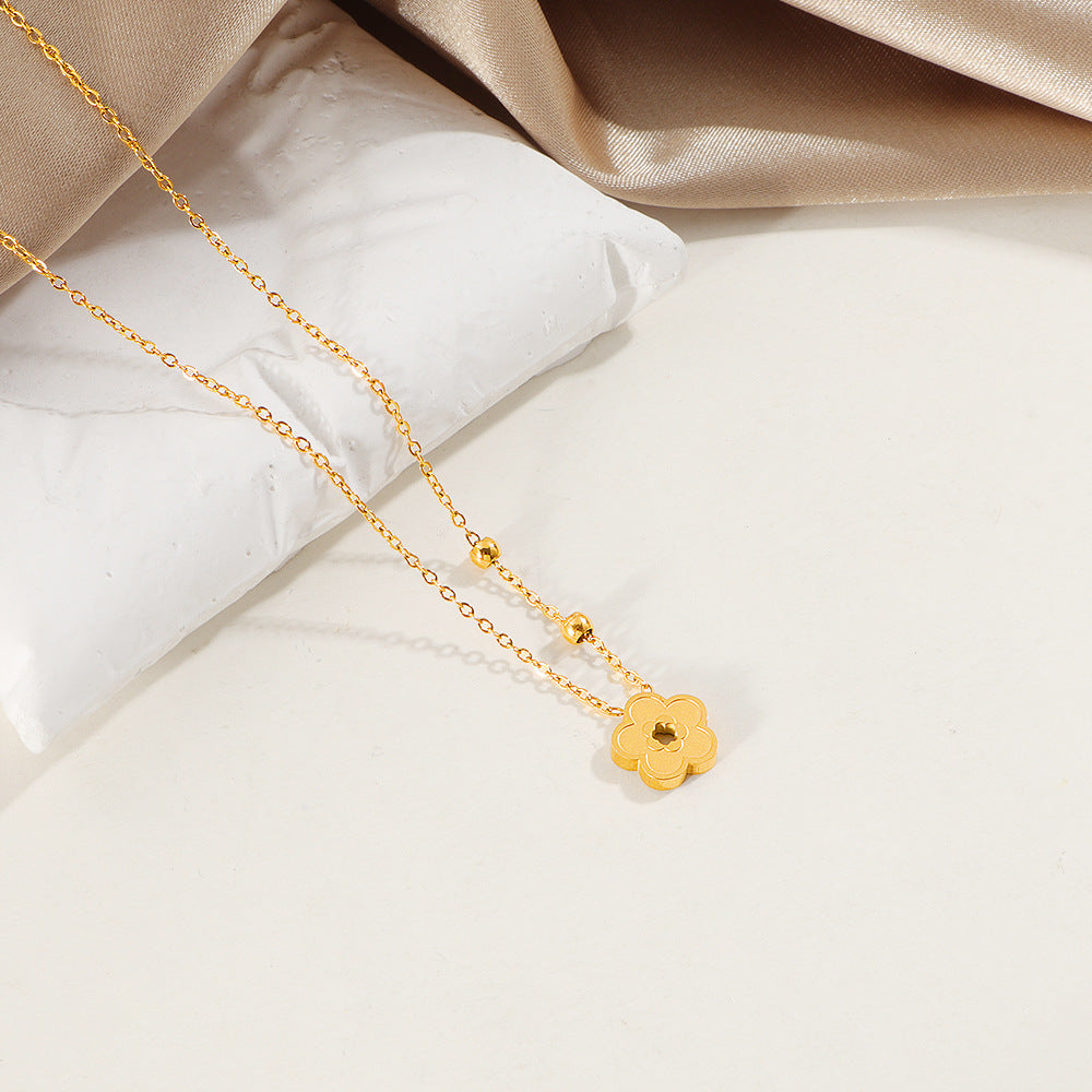 Collier pour femme avec pendentif motif floral