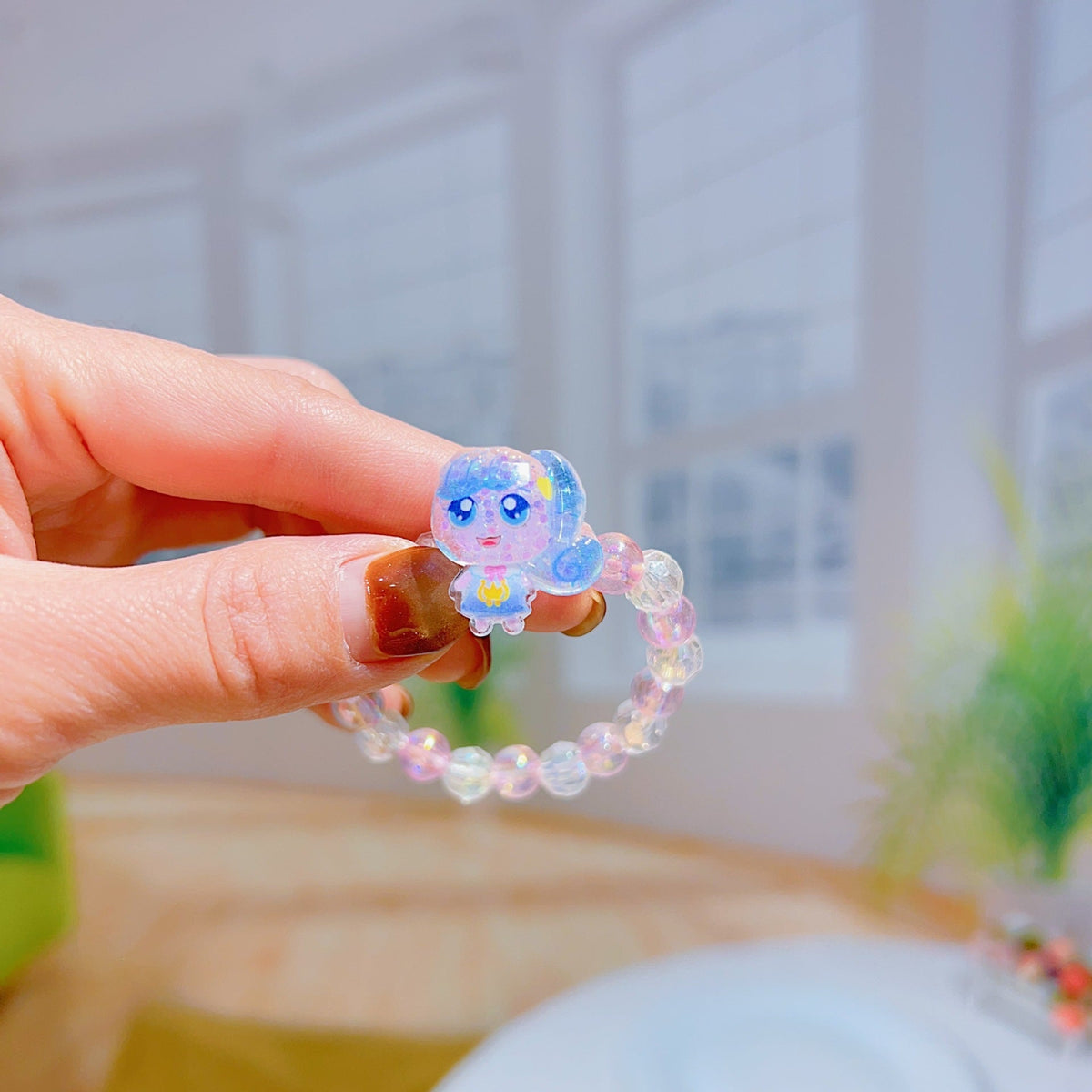 Bracelet fantaisie avec breloques dessin animé