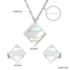 Collier moderne pour femme avec pendentif géométrique