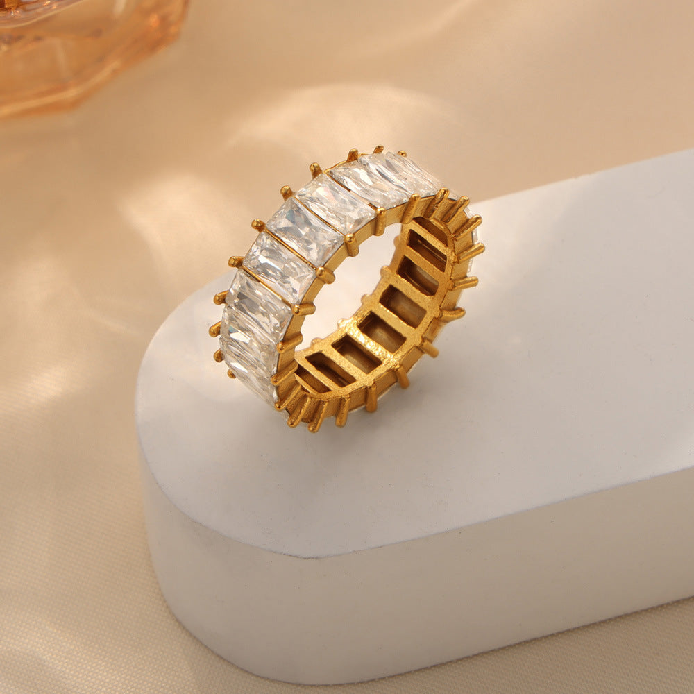 Bague pour femme avec zircones rectangulaires étincelantes